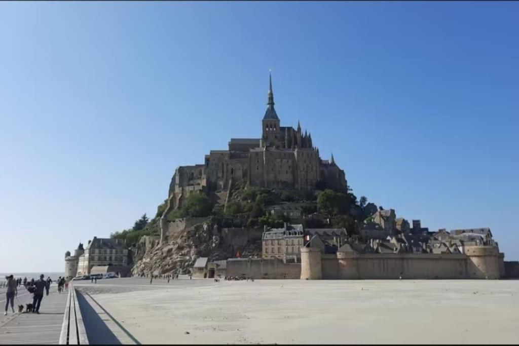 Maison Proche Du Mont Saint Michel Pontorson Exterior photo