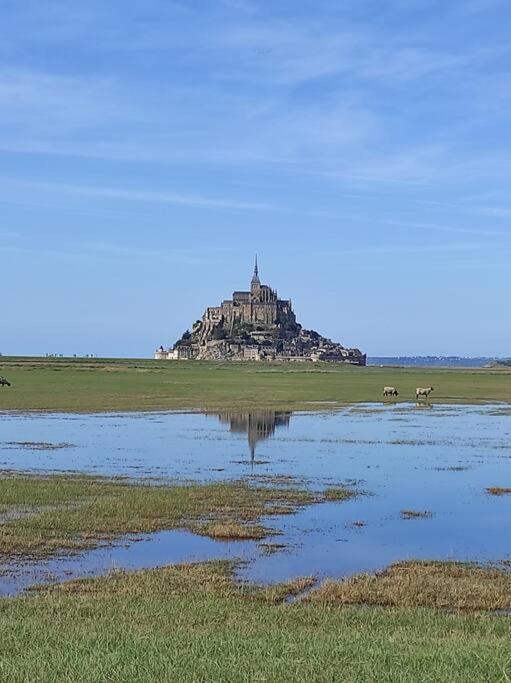 Maison Proche Du Mont Saint Michel Pontorson Exterior photo